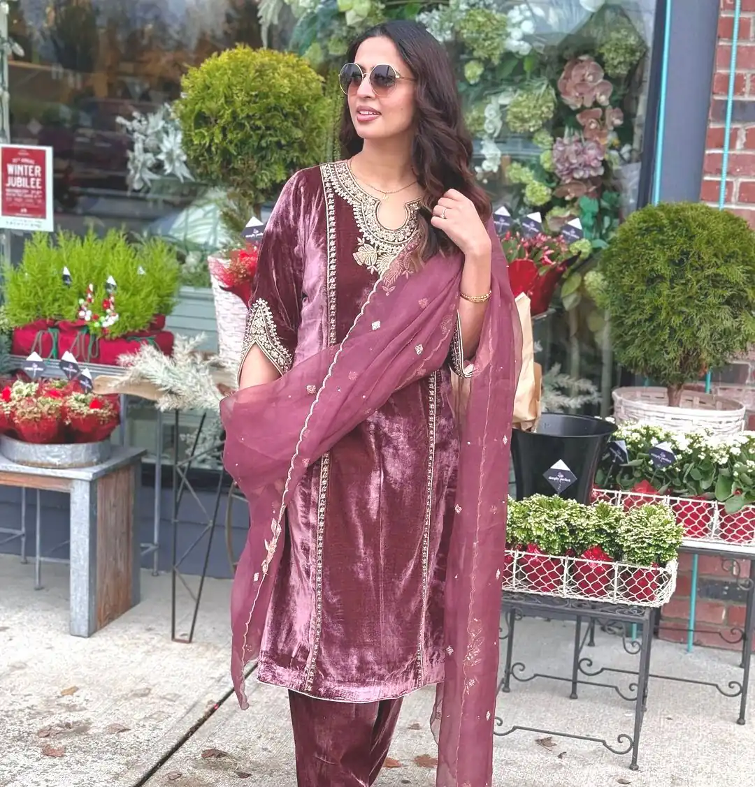 SSR 498 Onion Viscose Velvet Salwar Suit Perfect for Wedding, Party, Mehendi, Ganesh Chaturthi, Makar Sankranti – . Grab it for ₹1949. Delivery 4-6 Work | Jump Suits, Tops & Bottoms, Track Suits, Salwar suit, Casual Suits, Creative suits, Designer Suits, Palazzo Suits, Party Wear Suits, Patiala Suits, Straight Suits, Trendy Wear