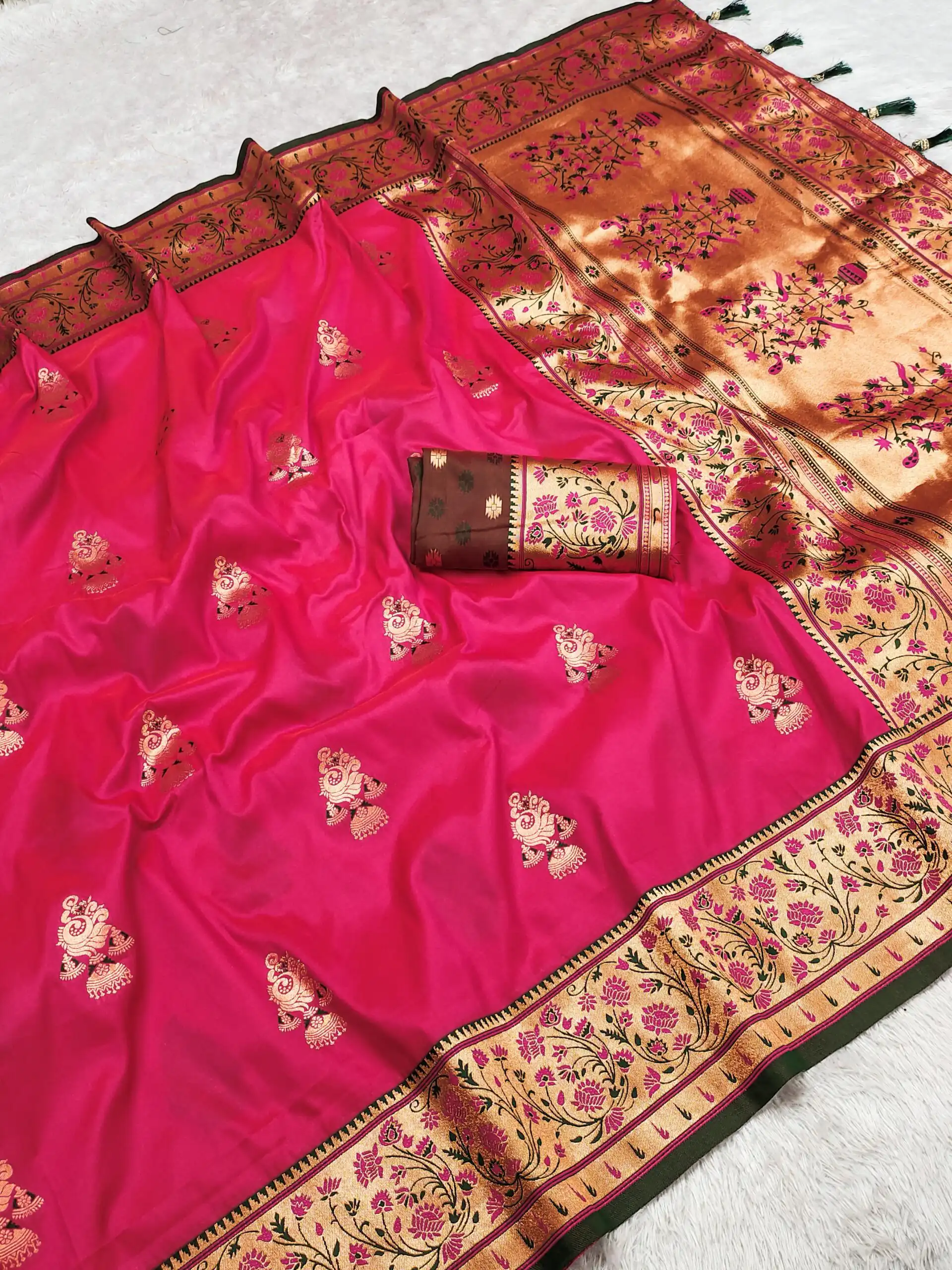 MB 28 Pink Pethani Silk Saree with Zari Work & Lace Work. Wedding, Party, Festive, Events Grab it for ₹2099. Delivery 4-6 Working Days. Shop now. | Sarees, Bollywood Sarees, Creative Sarees, Designer Sarees, Embroidered Sarees, Ethnic Saree, Modern Digital sarees, Party Wear Sarees
