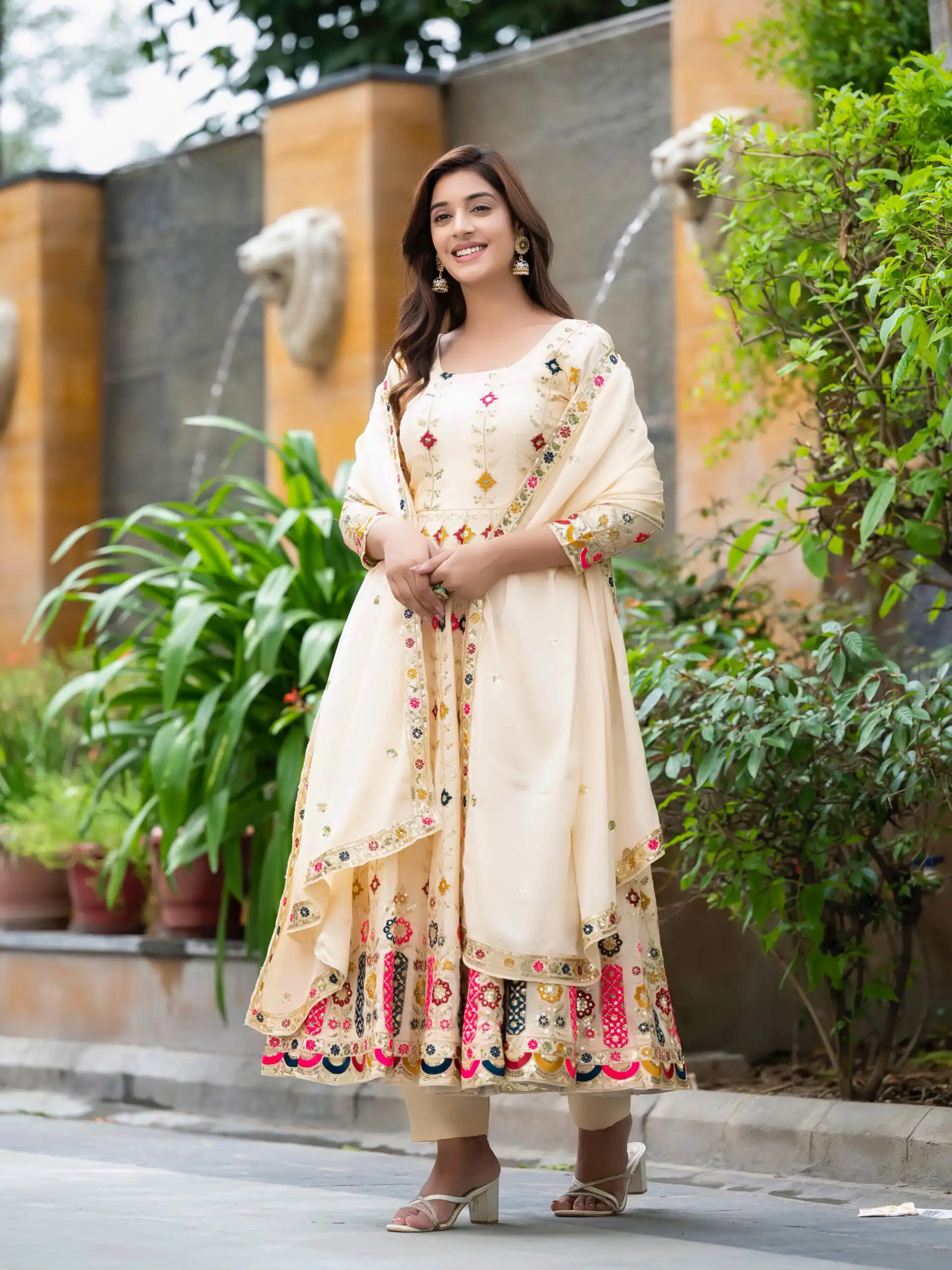 Cream Chinon Silk Cut Work Embroidery Anarkali Suit - Image 2