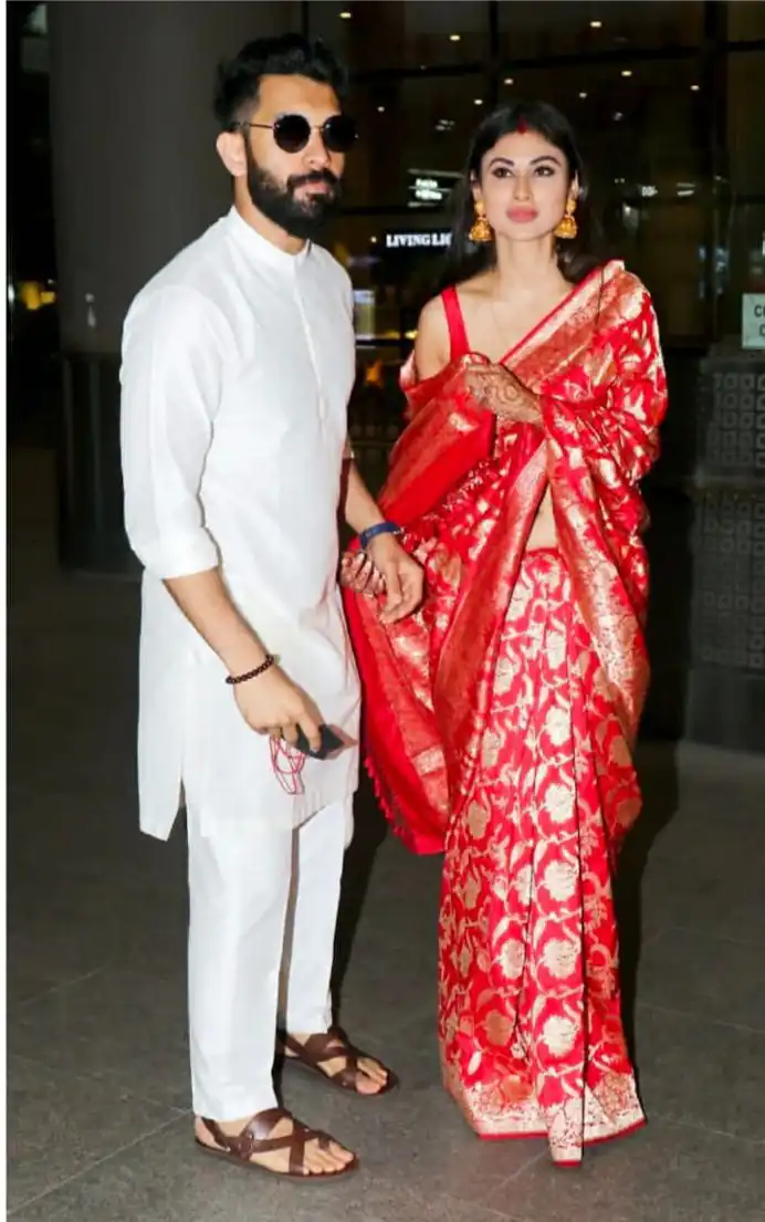 Red Soft Lichi Silk Jacquard Border Saree - Image 4