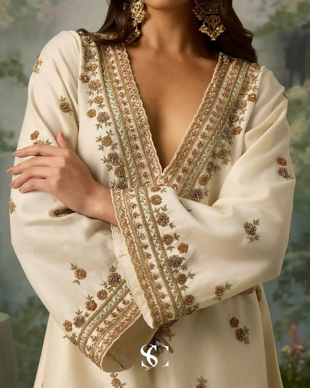 Off White Roman Silk Embroidery Work Salwar Suit - Image 7
