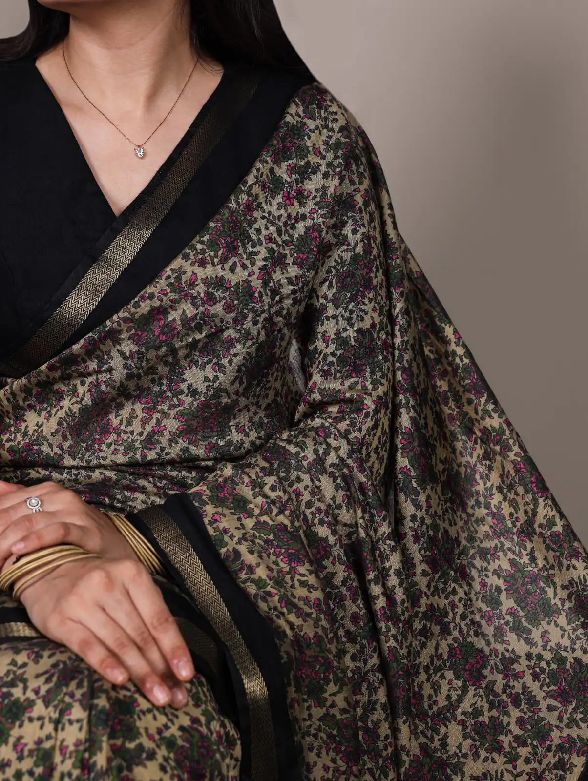 Black Polyester Viscose Chanderi Zari Work Saree - Image 2
