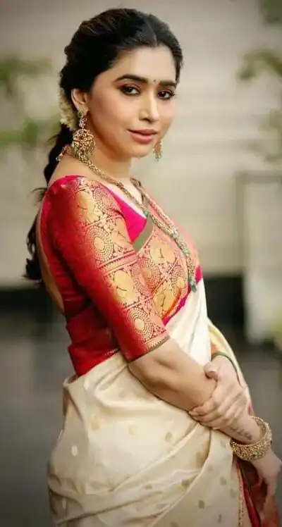 KPR 273 Off White Soft Lichi Silk Saree Perfect for Wedding, Party, Reception, Diwali, Ethnic Day – . Affordable Price ₹1449. Delivery 4-6 Working Days. | Sarees, Bollywood Sarees, Creative Sarees, Designer Sarees, Embroidered Sarees, Ethnic Saree, Modern Digital sarees, Party Wear Sarees