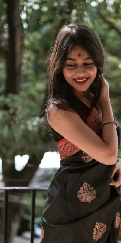 KPR 282 Black Soft Lichi Silk Saree Perfect for Wedding, Party, Reception, Diwali, Ethnic Day – . Affordable Price ₹1449. Delivery 4-6 Working Days. | Sarees, Bollywood Sarees, Creative Sarees, Designer Sarees, Embroidered Sarees, Ethnic Saree, Modern Digital sarees, Party Wear Sarees