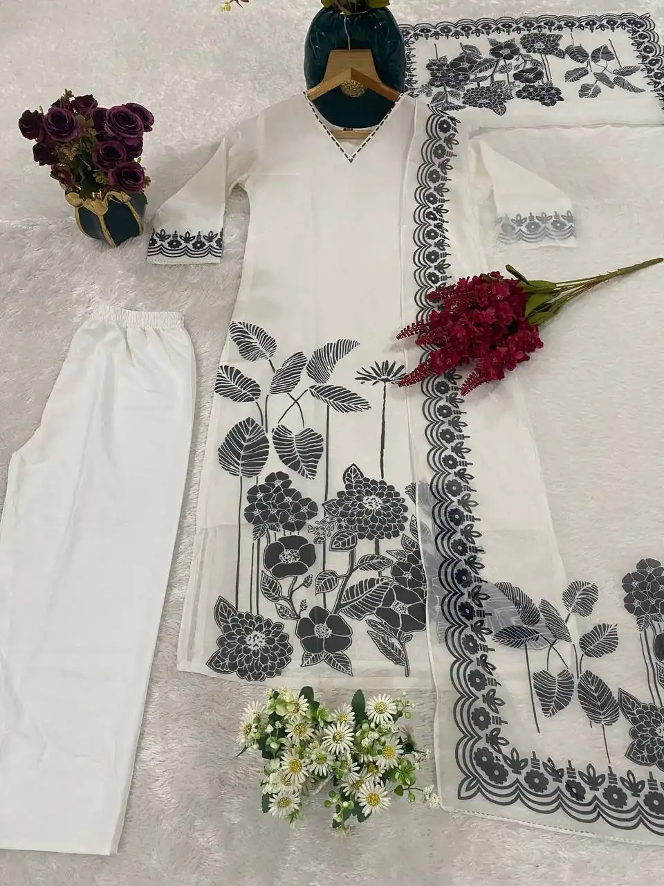 White Georgette Digital Print Salwar Suit - Image 3