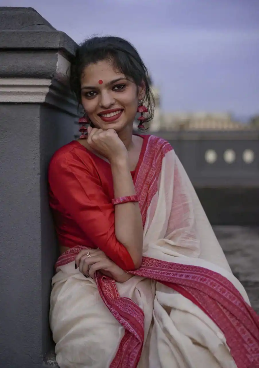 White Soft Lilan Slab All Over Weaving Work Saree - Image 2