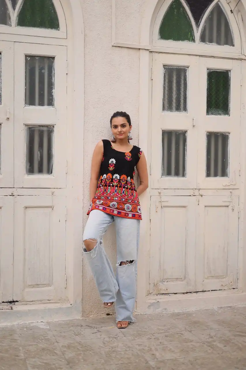 Classic Black Georgette Gamthi Work Kurti - Image 5