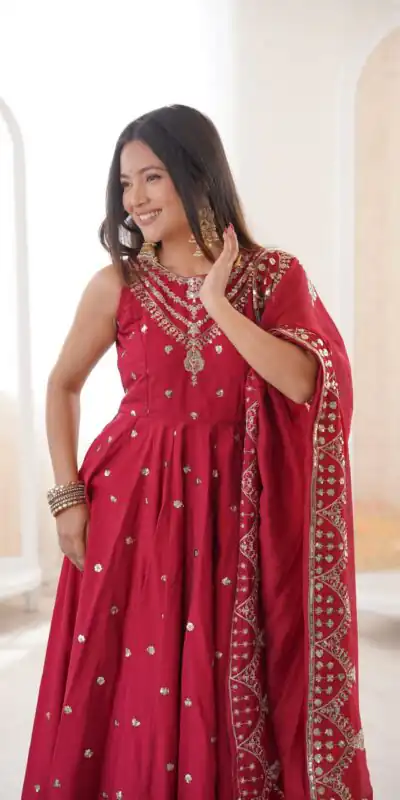 Alternative view of Elegant Red Roman Silk Embroidery Work Gown