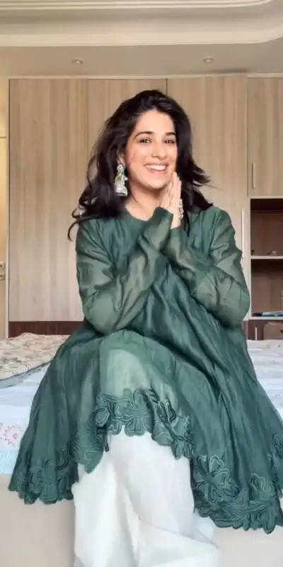Glowing Teal Mal Chanderi Embroider Cut Work Salwar Suit