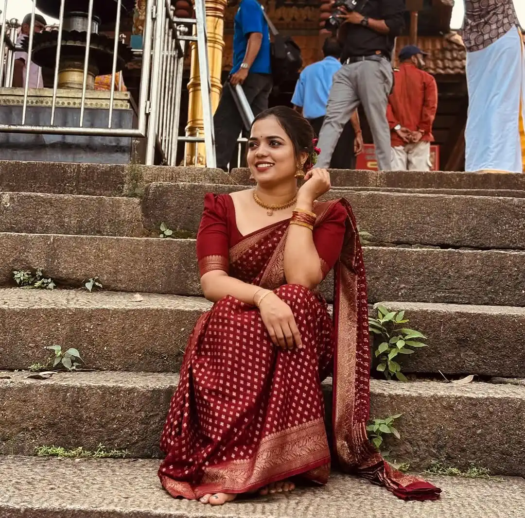 KPR 264 Maroon Soft Lichi Silk Saree with Lace Work & Lace Border. Introductory Price ₹1349. Delivery 4-6 Working Days. Shop now. | Sarees, Bollywood Sarees, Creative Sarees, Designer Sarees, Embroidered Sarees, Ethnic Saree, Modern Digital sarees, Party Wear Sarees