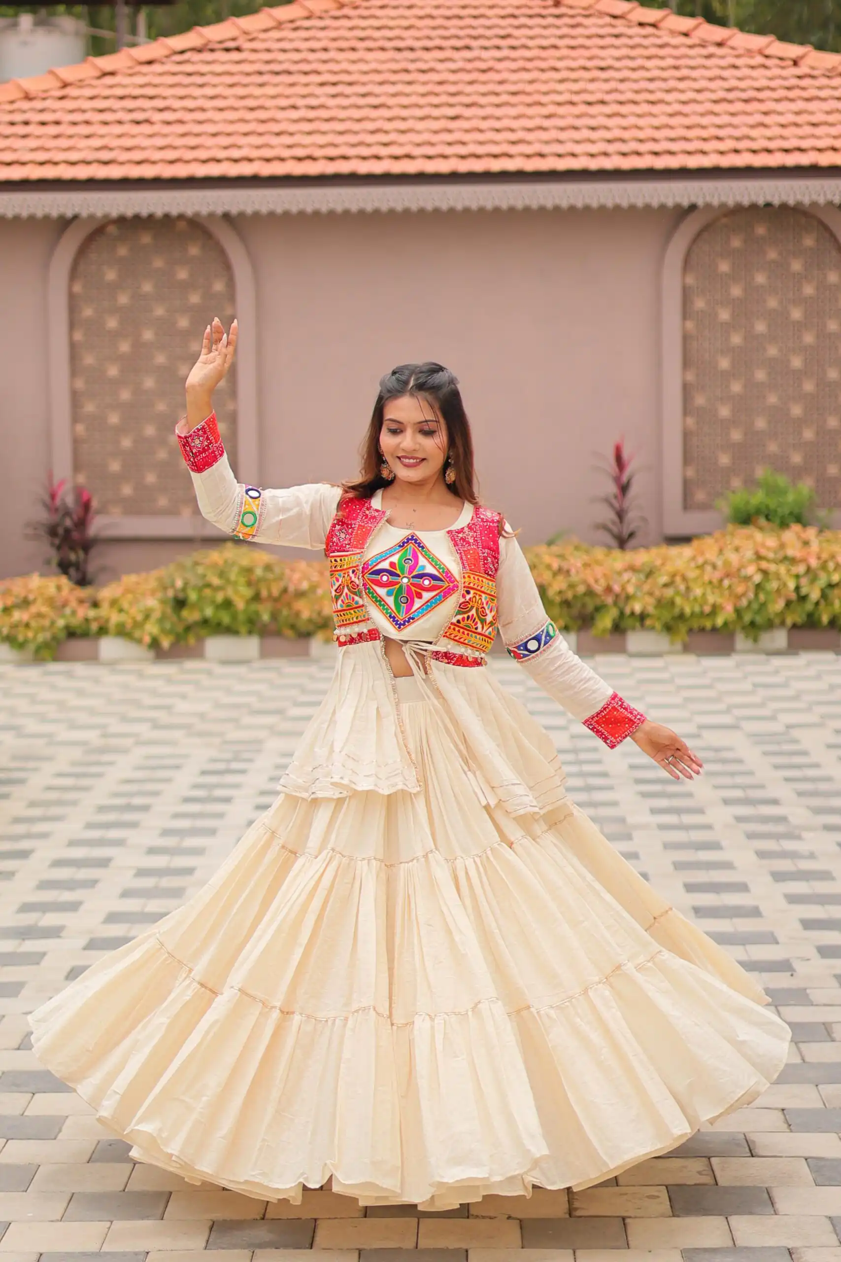 Ram 120 White in Pure Cotton Mirror Work & Gamthi Work Lehenga Choli . Exclusive Offer ₹3049. Delivery 4-6 Working Days. Shop now. | Lehenga, Bollywood Lehenga, Creative Lehenga, Designer Lehenga, Embroidered Lehenga, Party Wear Lehenga