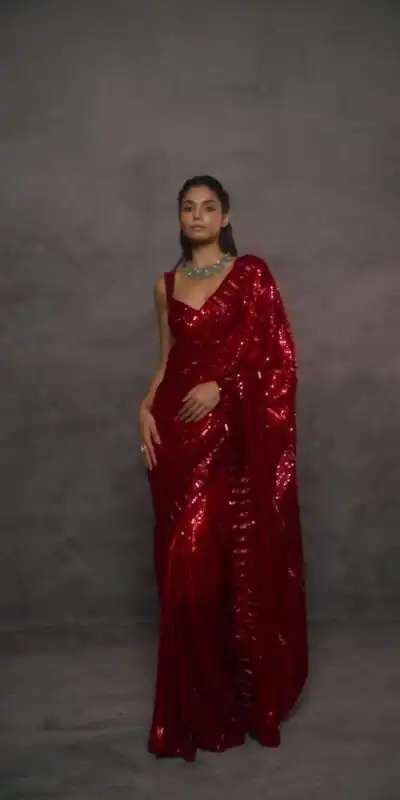 DF 3477 Red Faux Georgette Saree Perfect for Wedding, Party, Cultural Events, Traditional Day, Pooja – . Grab it for ₹1799. Delivery 4-6 Working Day | Sarees, Bollywood Sarees, Creative Sarees, Designer Sarees, Embroidered Sarees, Ethnic Saree, Modern Digital sarees, Party Wear Sarees