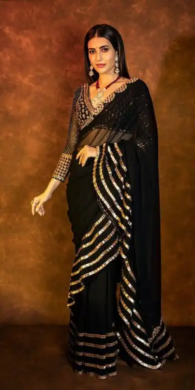 DF 3471 Black Perfect for Wedding, Party, Raksha Bandhan, Ethnic Day, Bridal Wear – Cream Faux Georgette Saree. Now at just ₹2099. Delivery 4-6 Working Day | Sarees, Bollywood Sarees, Creative Sarees, Designer Sarees, Embroidered Sarees, Ethnic Saree, Modern Digital sarees, Party Wear Sarees