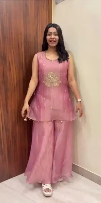 Alternative view of Shiny Pink Salsa Silk Embroidery Hand Work Salwar Suit