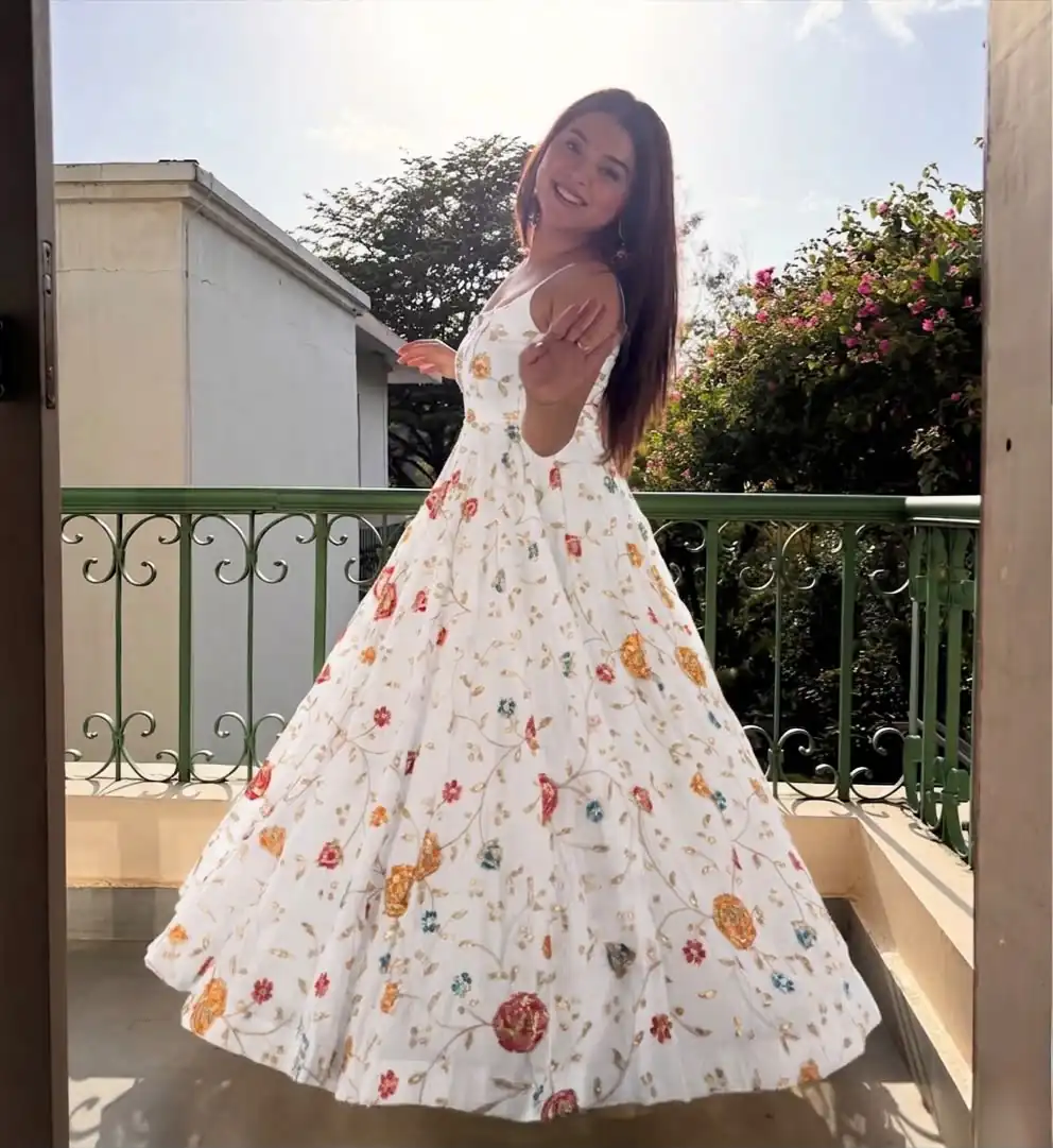 MF 521 White Crushi Silk Salwar Suit Perfect for Wedding, Party, Onam, Karwa Chauth, Housewarming – . Best Price ₹2399. Delivery 4-6 Working Days. Shop now. | Anarkali Suits, Bollywood Anarkali, Creative-Anarkali, Designer Anarkali, Embroidered Anarkali, Party Wear Anarkali
