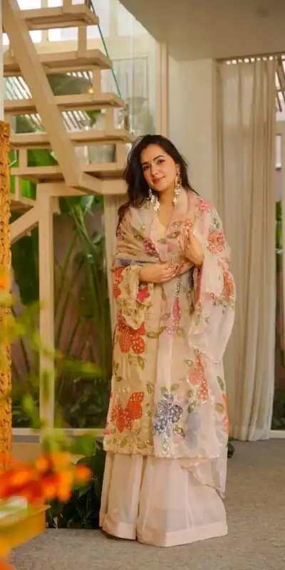VLM 327 Off White in Color Natural Crepe Embroidery Work Salwar Suit . Affordable Price ₹2399. Delivery 4-6 Working Days. Shop now. | Jump Suits, Salwar suit, Casual Suits, Creative suits, Designer Suits, Palazzo Suits, Party Wear Suits, Patiala Suits, Straight Suits